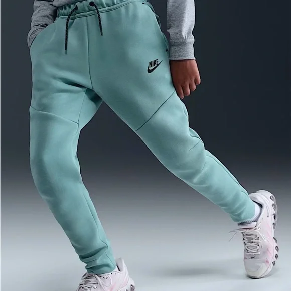 Nike Tech Fleece Tracksuit - Picture 3 of 4